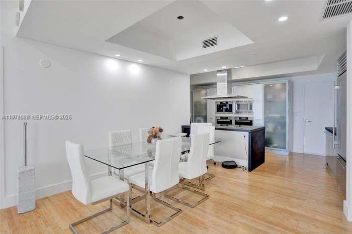 TRUMP ROYALE CONDO - Residential