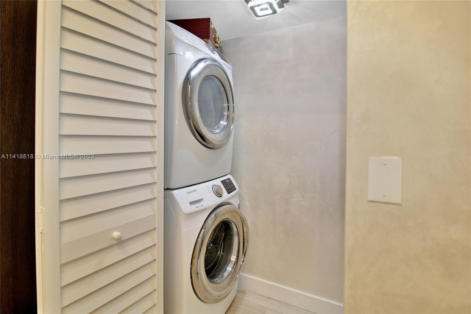 LA PERLA CONDO - Residential Lease