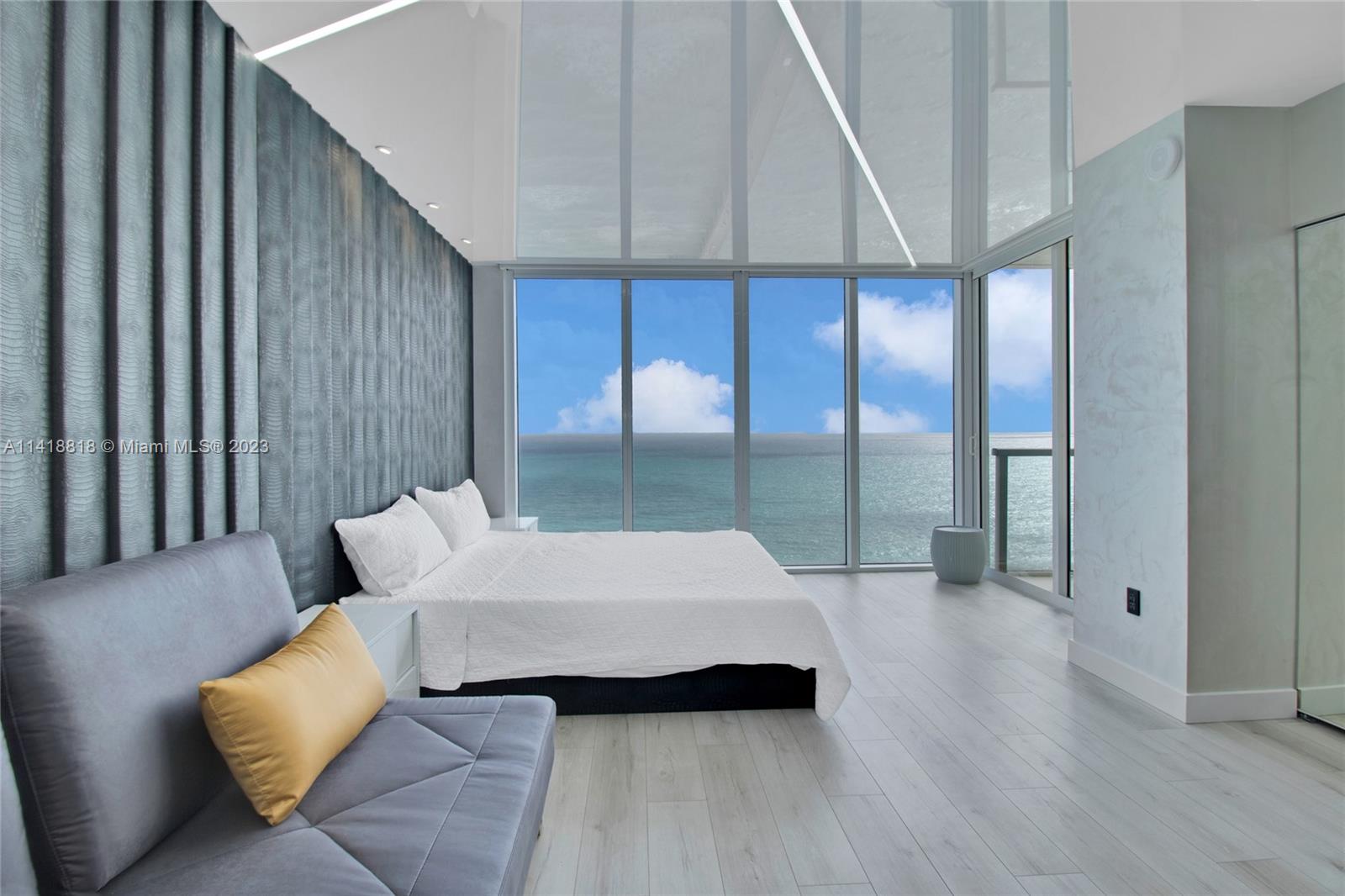 LA PERLA CONDO - Residential Lease