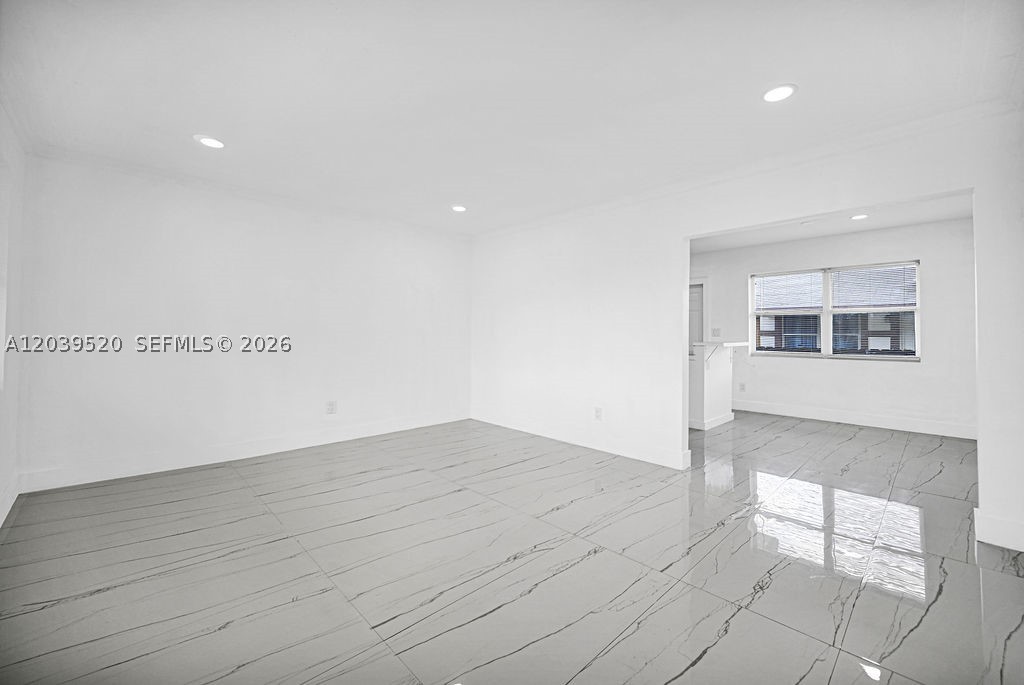 BISCAYNE SHORES CORR PLAT - Residential Income