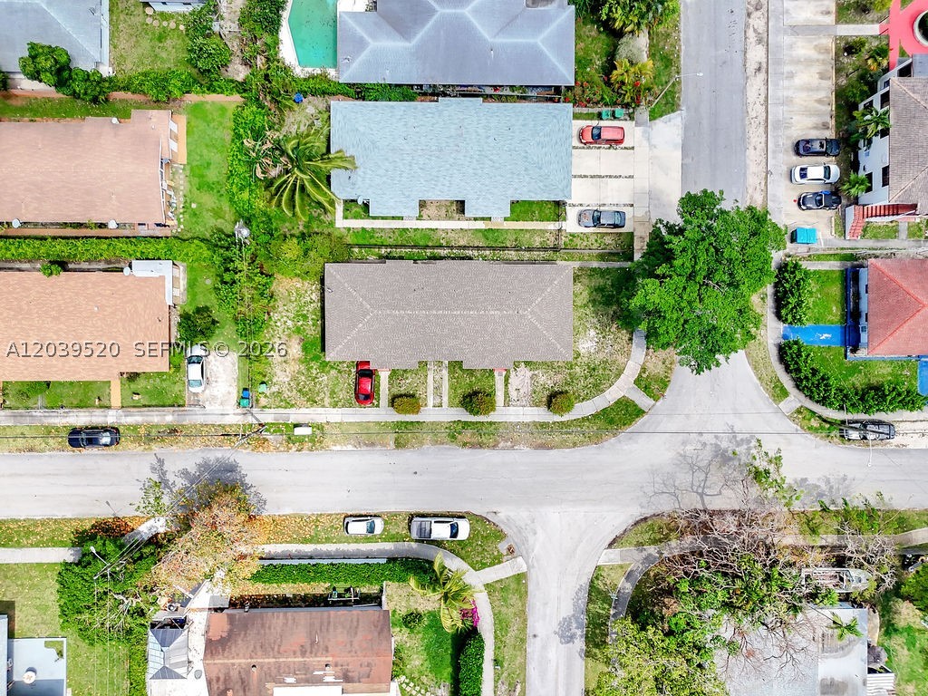 BISCAYNE SHORES CORR PLAT - Residential Income