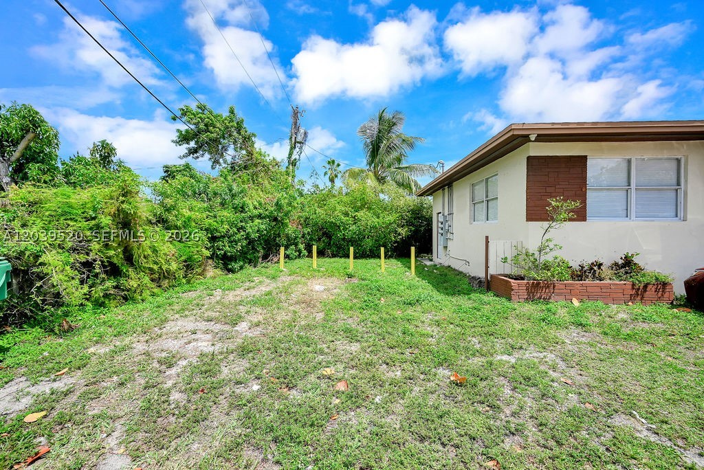 BISCAYNE SHORES CORR PLAT - Residential Income