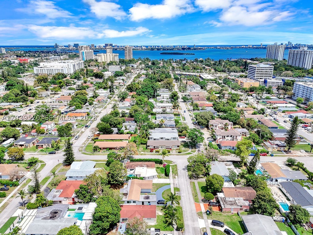 BISCAYNE SHORES CORR PLAT - Residential Income
