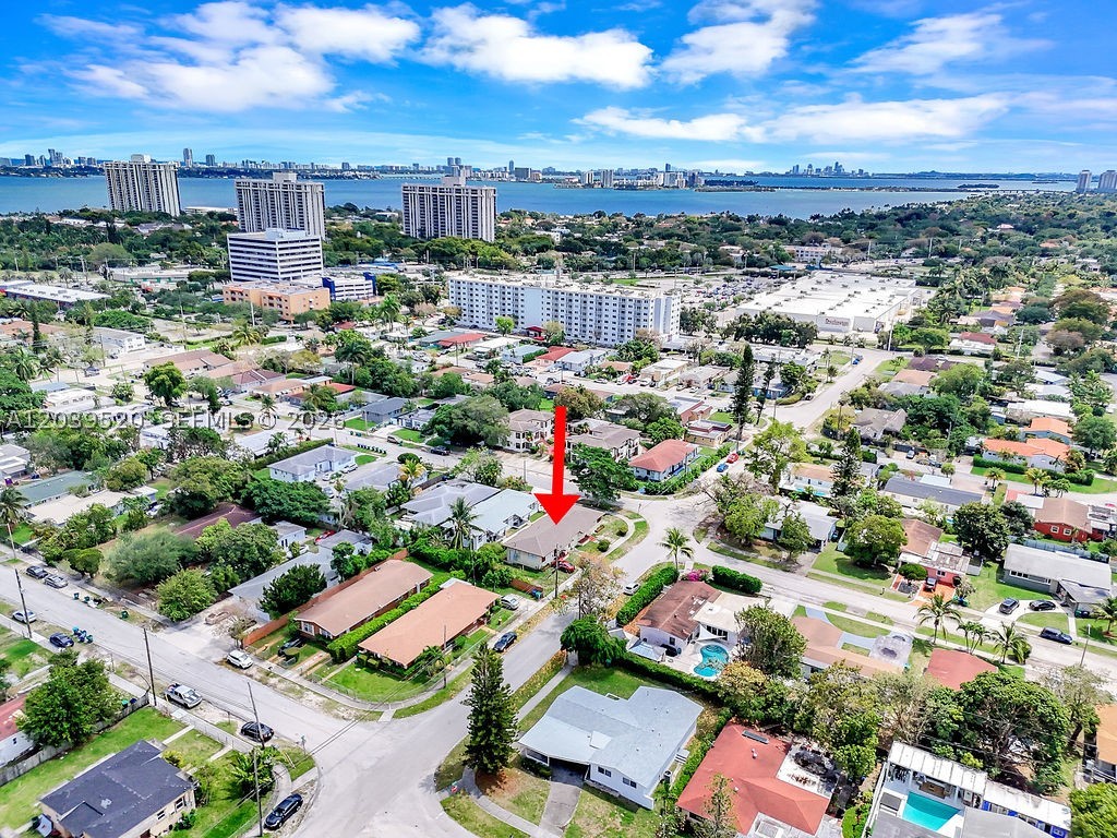 BISCAYNE SHORES CORR PLAT - Residential Income