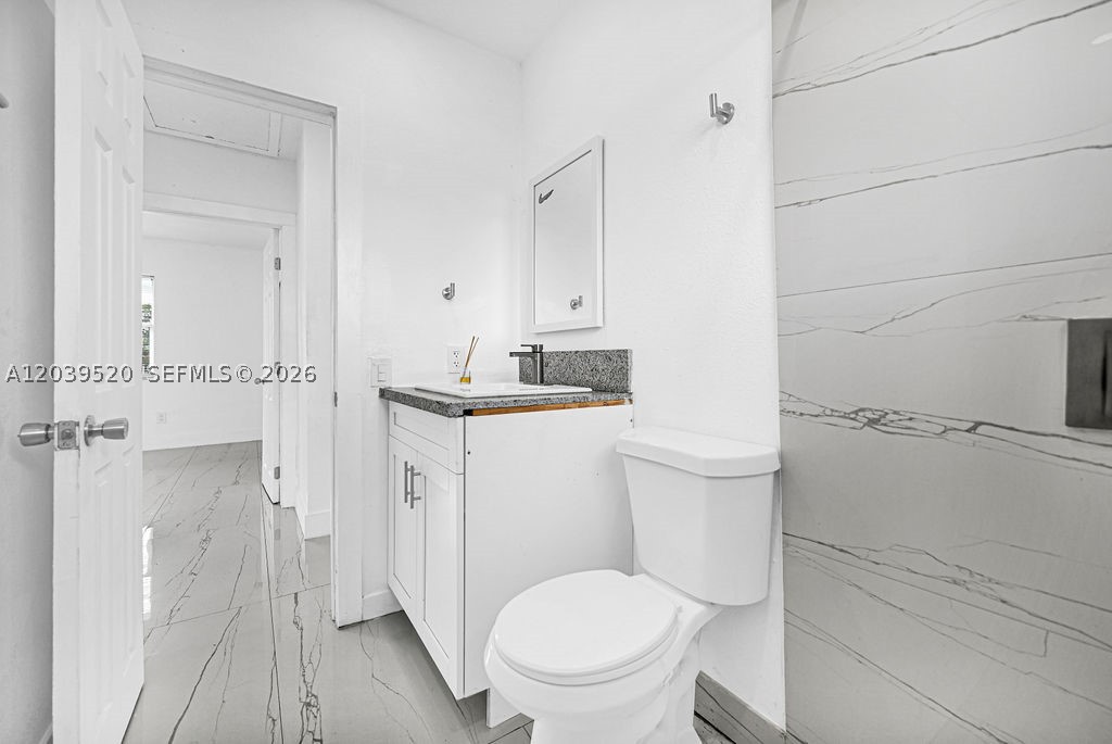 BISCAYNE SHORES CORR PLAT - Residential Income