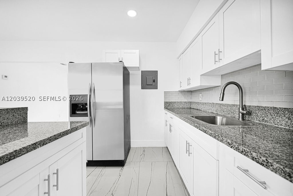 BISCAYNE SHORES CORR PLAT - Residential Income