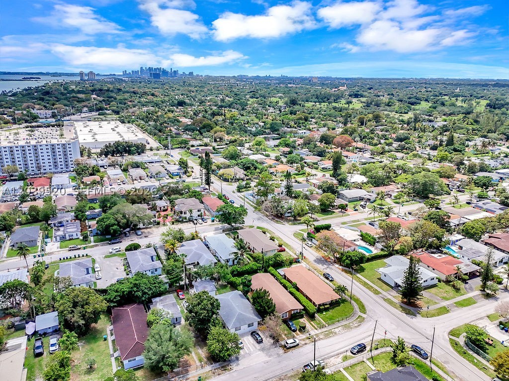 BISCAYNE SHORES CORR PLAT - Residential Income