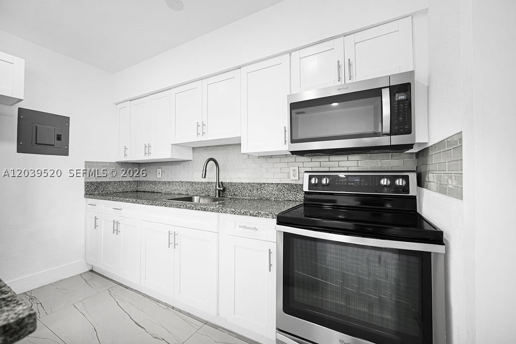 BISCAYNE SHORES CORR PLAT - Residential Income