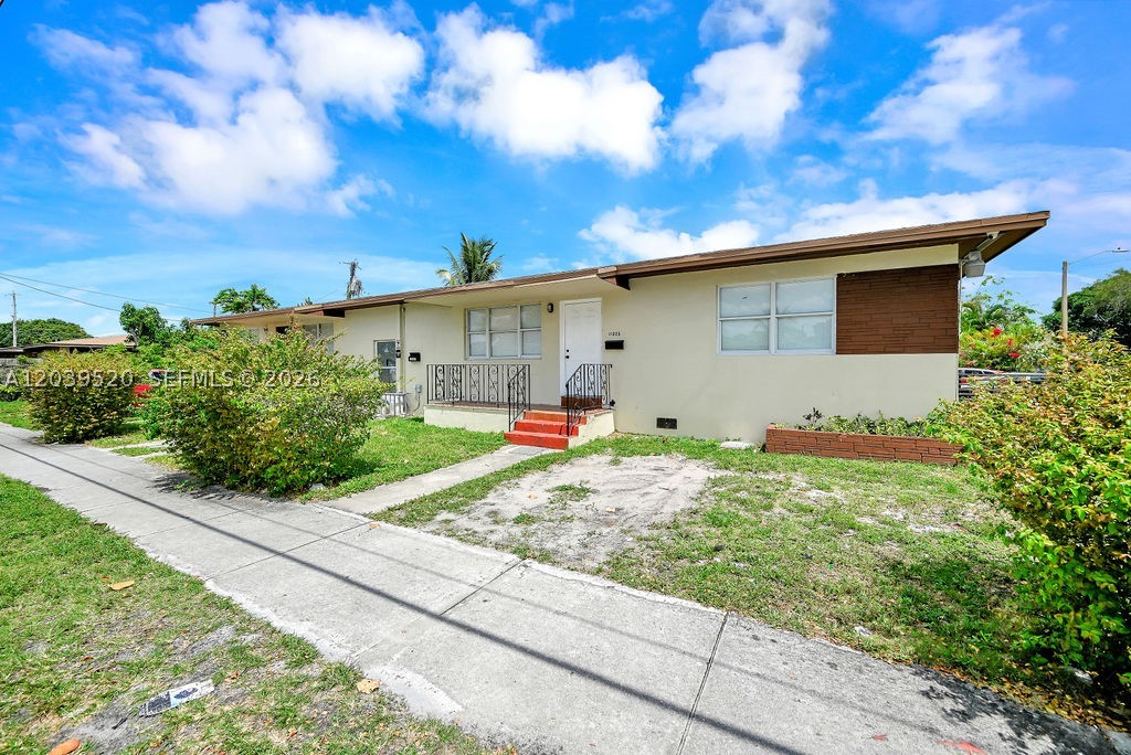 BISCAYNE SHORES CORR PLAT - Residential Income