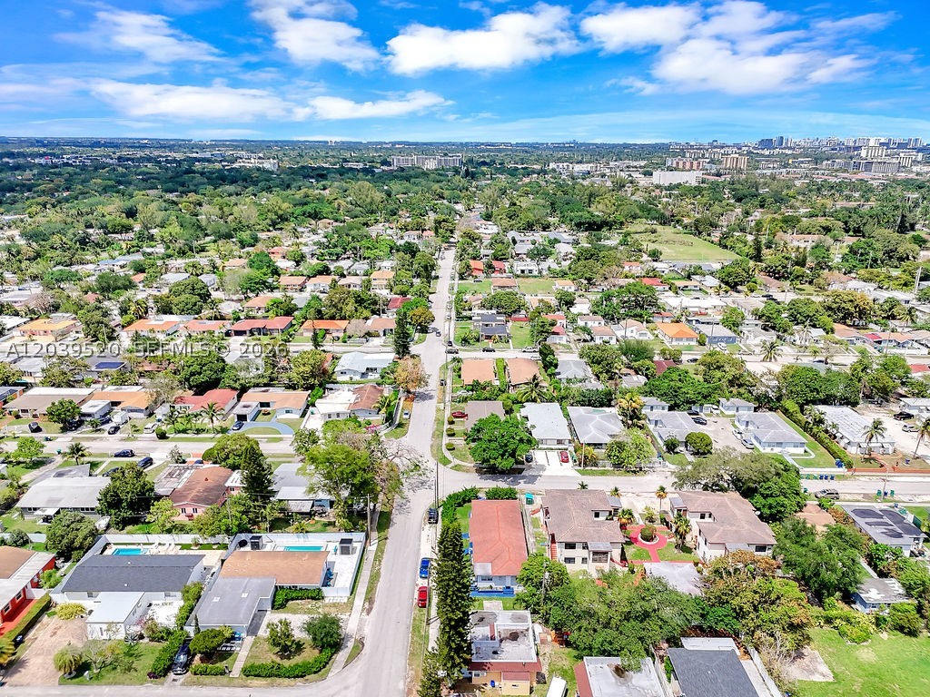 BISCAYNE SHORES CORR PLAT - Residential Income