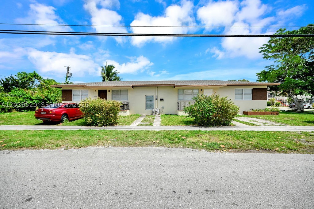 BISCAYNE SHORES CORR PLAT - Residential Income