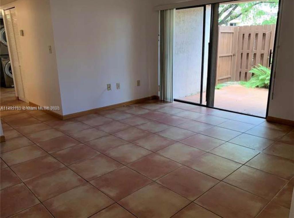KENLAND WALK CONDO II - Residential Lease