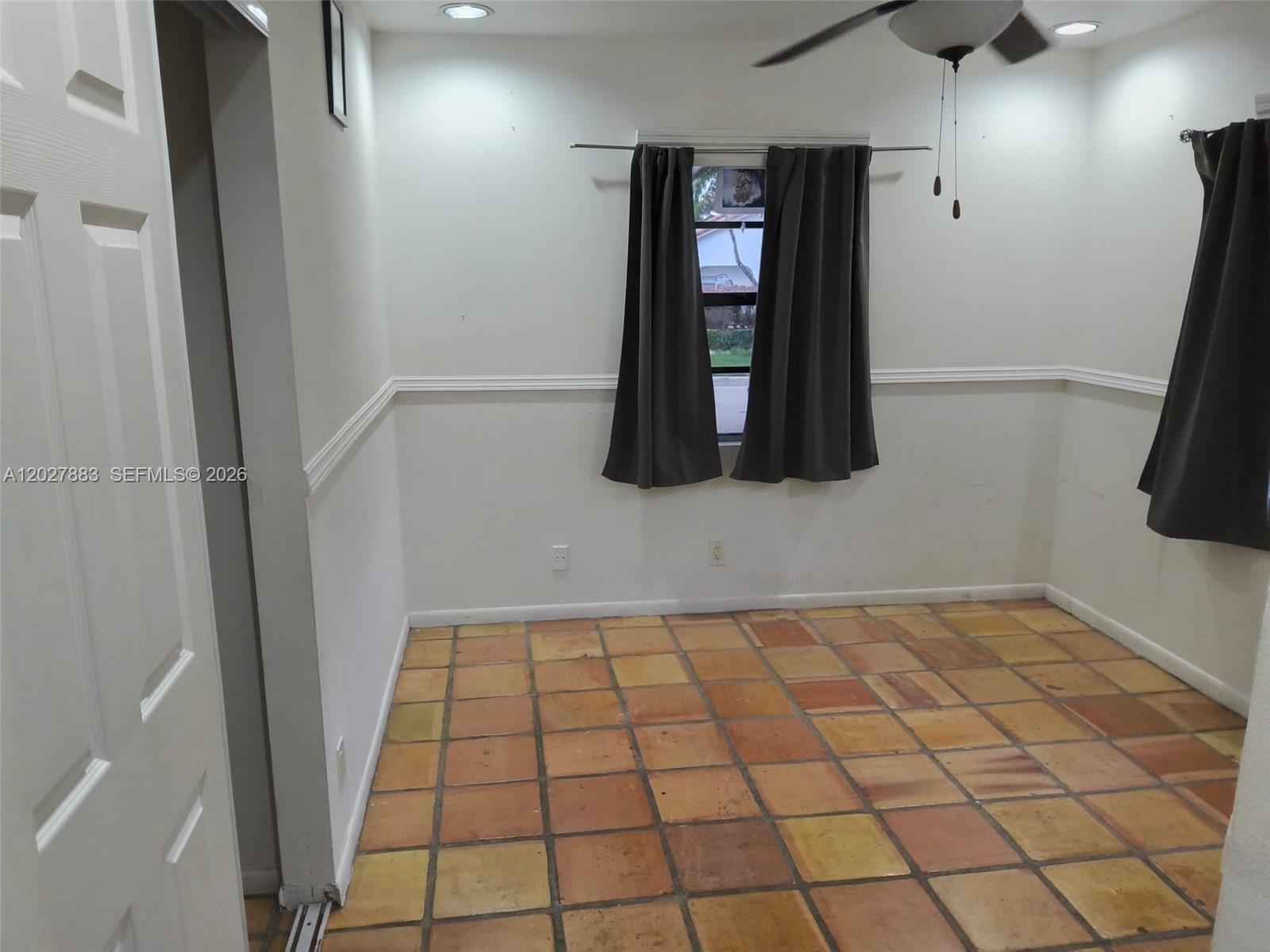 COUNTRY ISLES PATIO HOMES - Residential Lease
