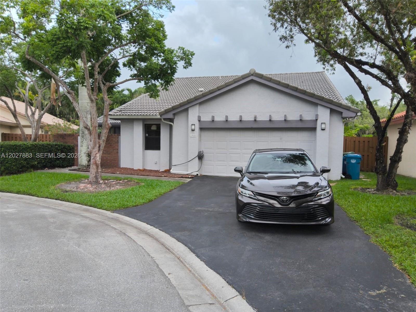 COUNTRY ISLES PATIO HOMES - Residential Lease