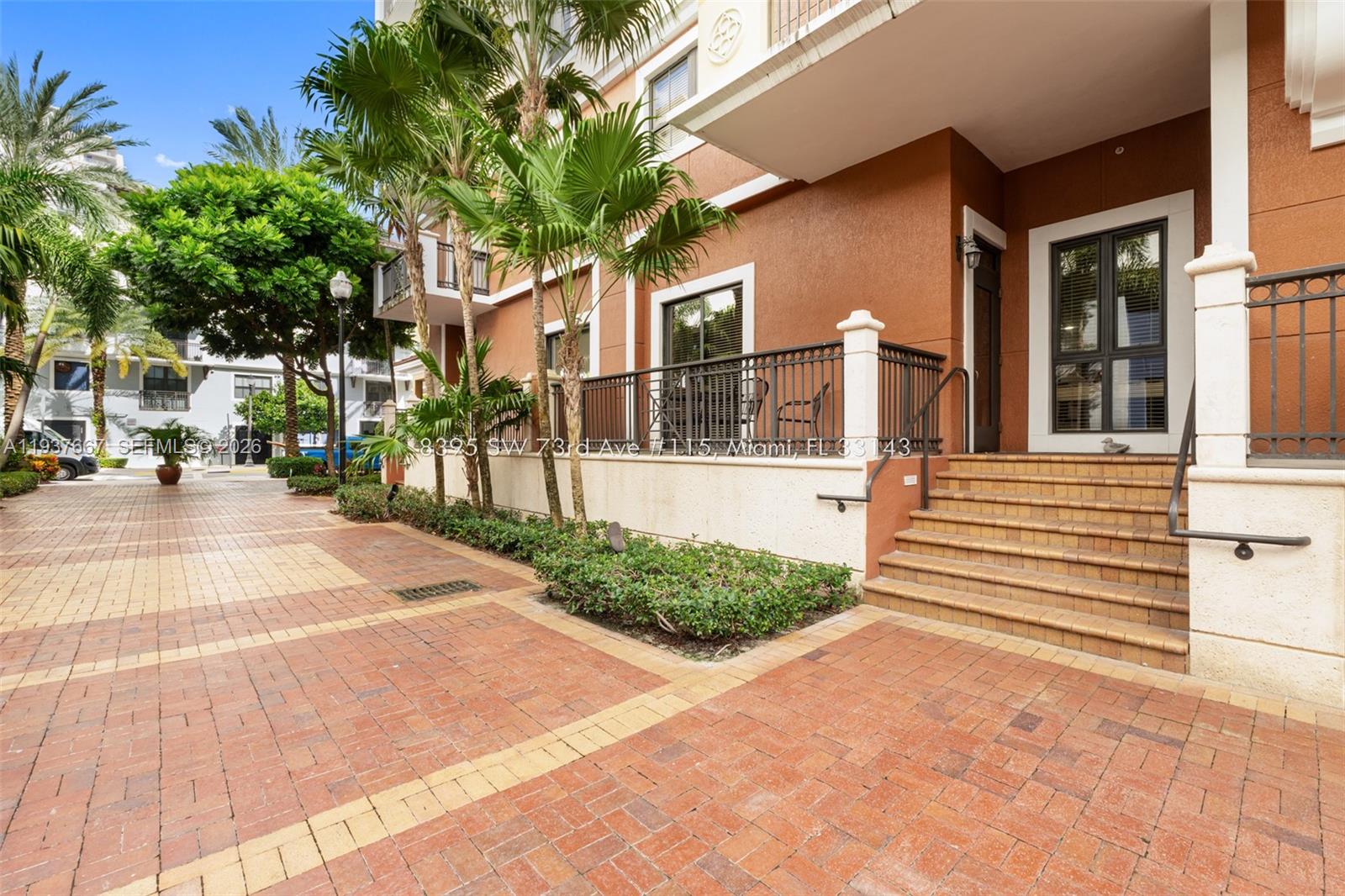 COLONNADE AT DADELAND SW - Residential