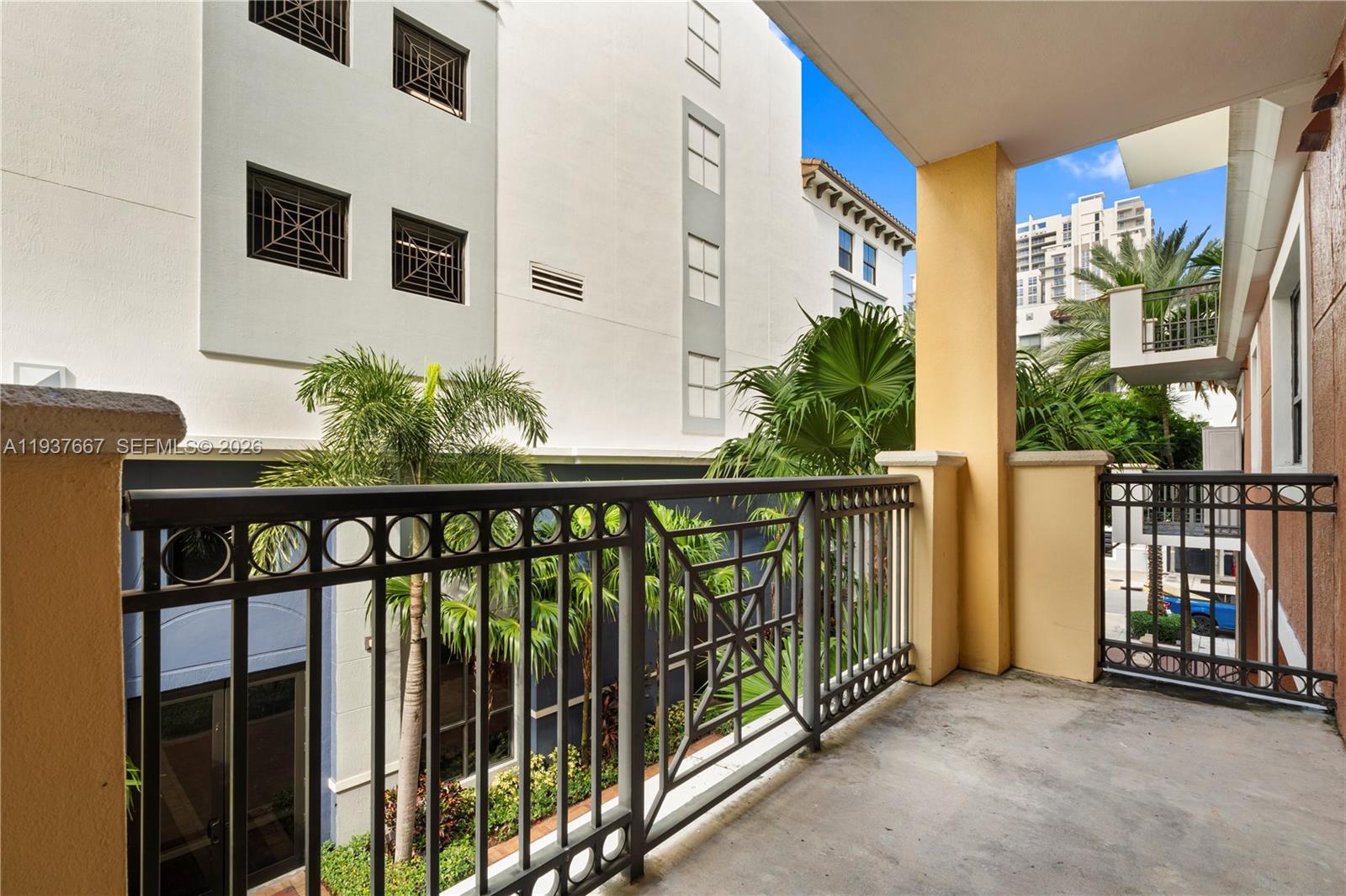 COLONNADE AT DADELAND SW - Residential