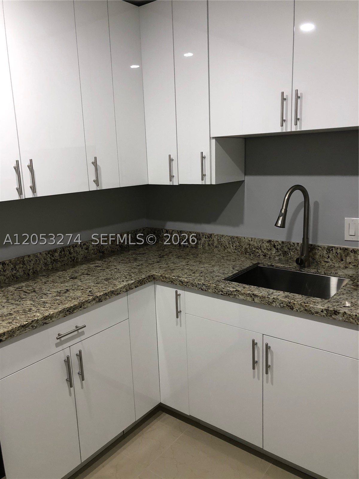 KINGS CREEK SO CONDO - Residential Lease