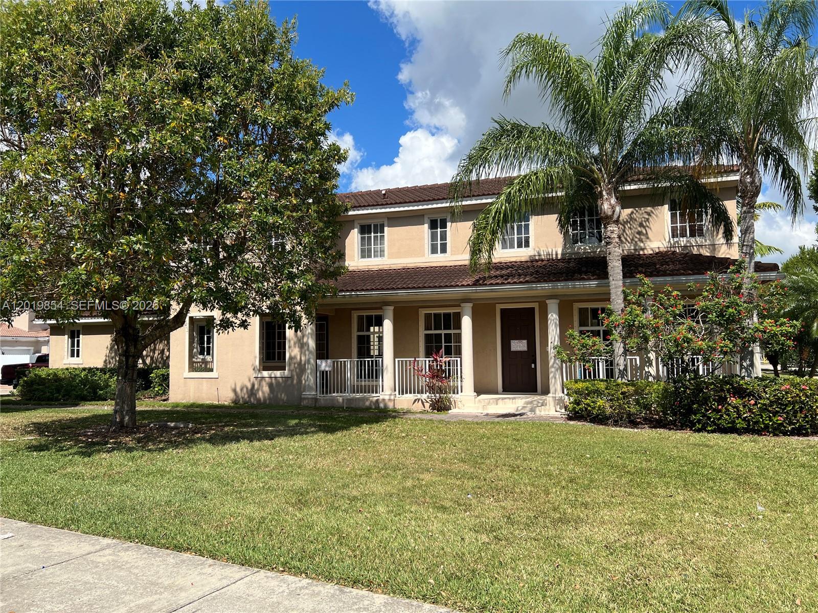 MANDARIN LAKES - Residential