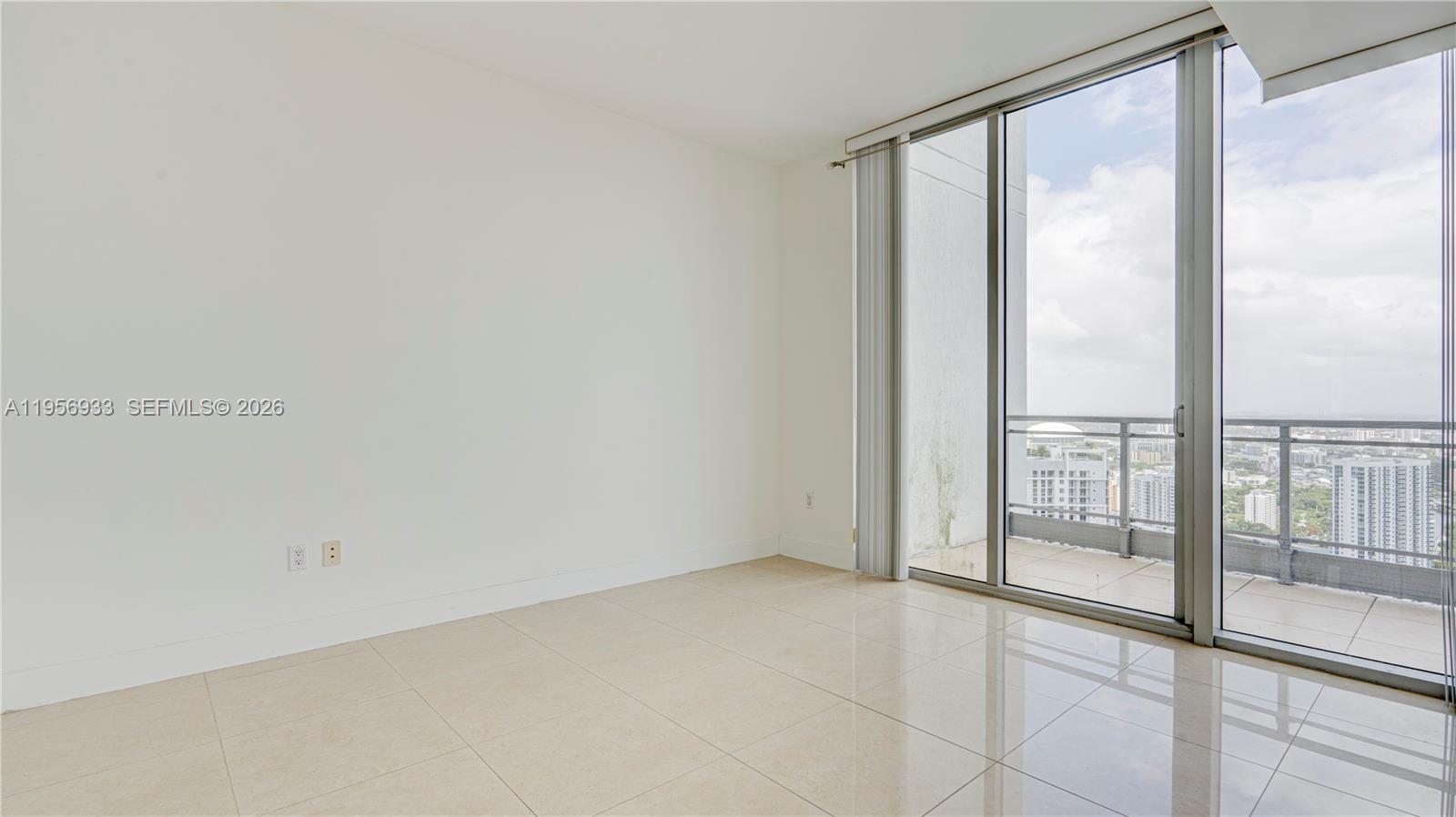 IVY CONDO - Residential