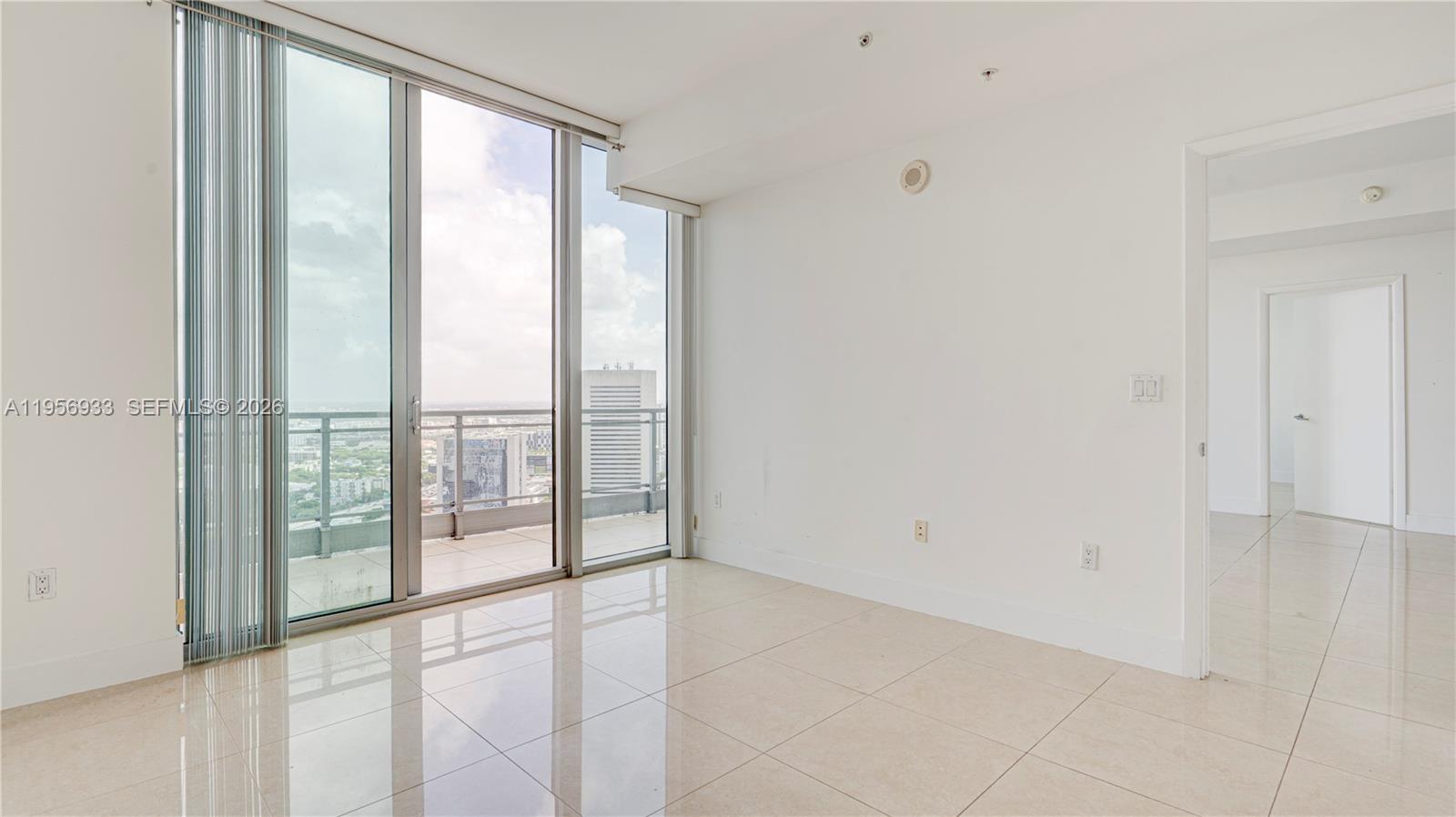IVY CONDO - Residential