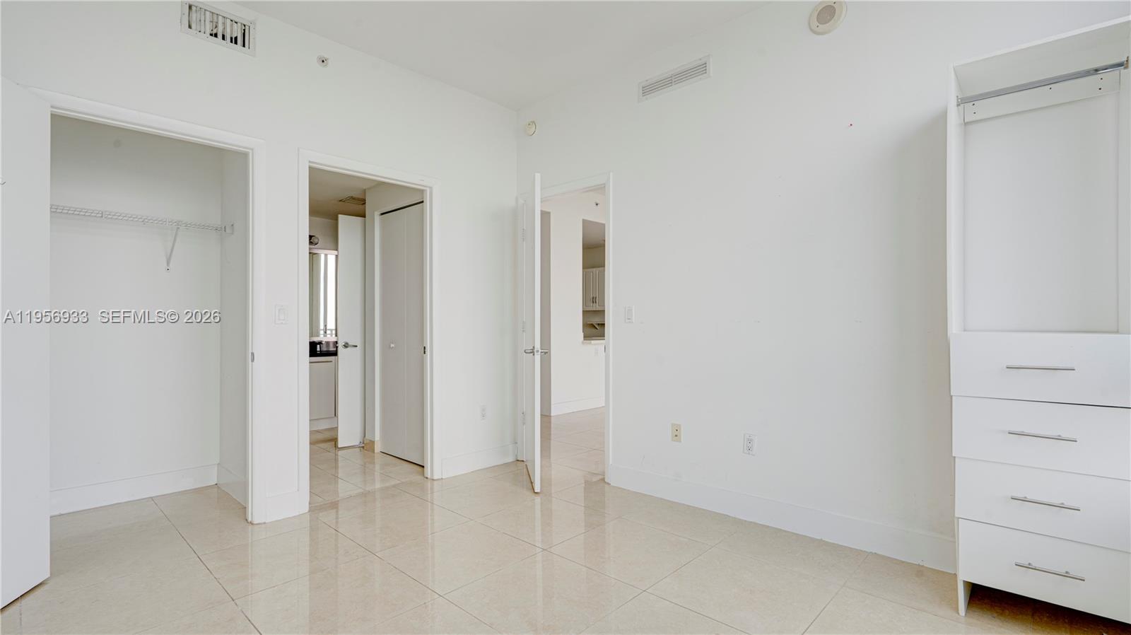IVY CONDO - Residential