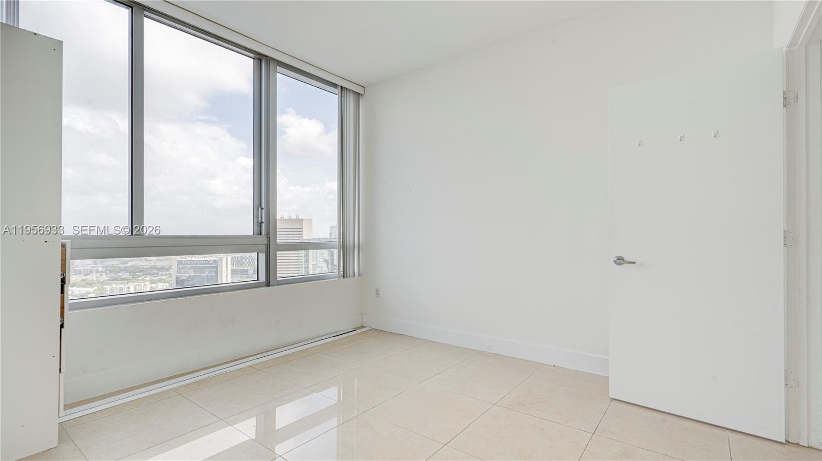 IVY CONDO - Residential