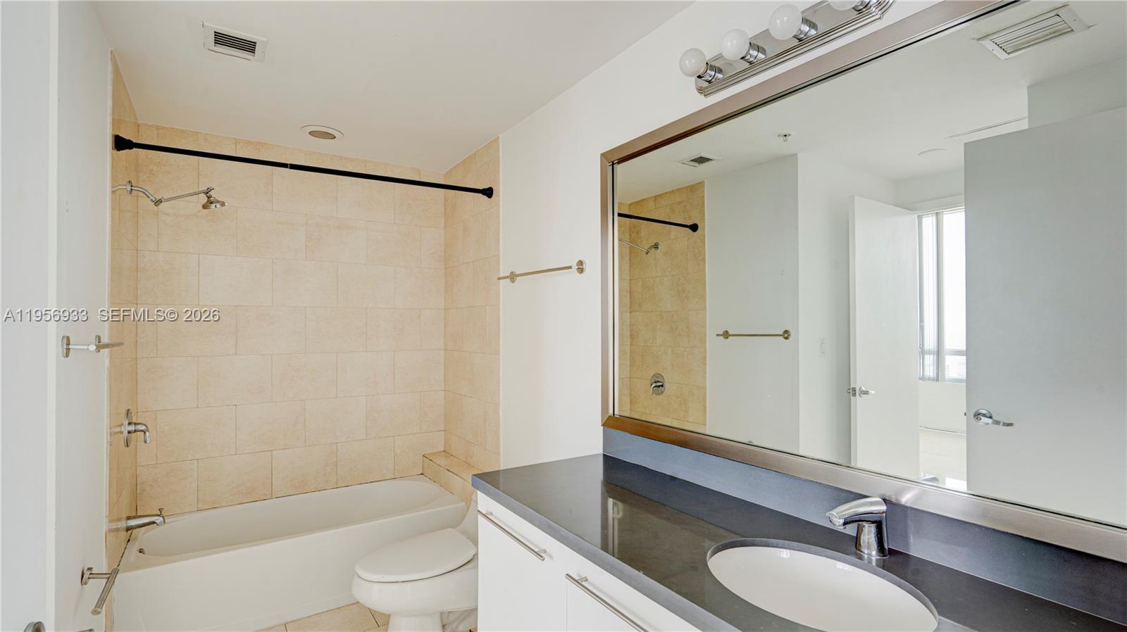 IVY CONDO - Residential
