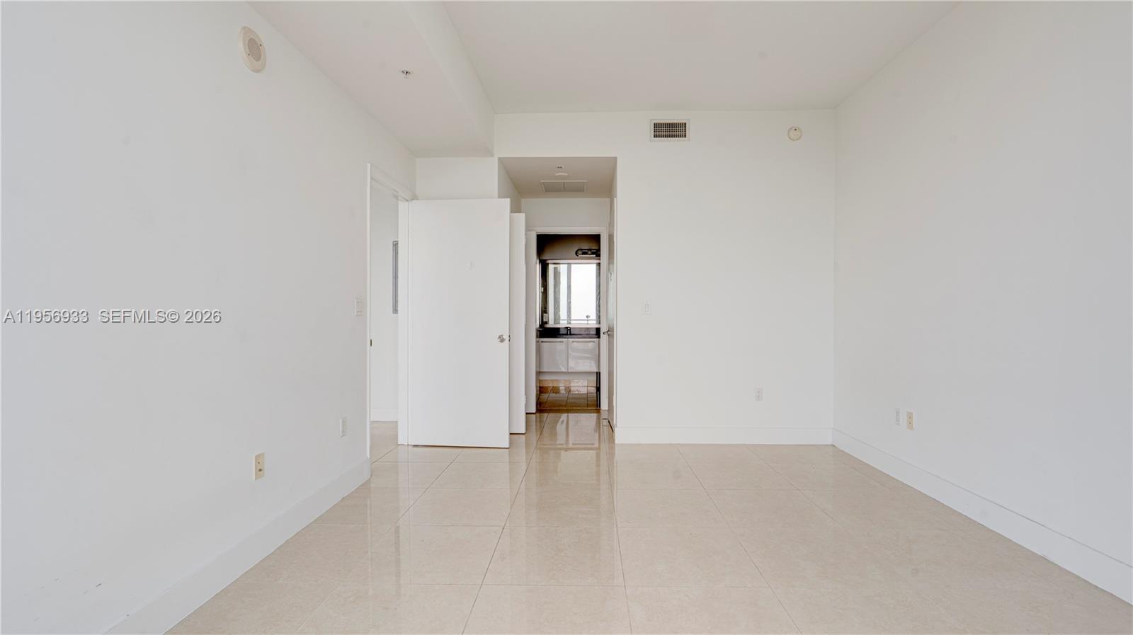 IVY CONDO - Residential