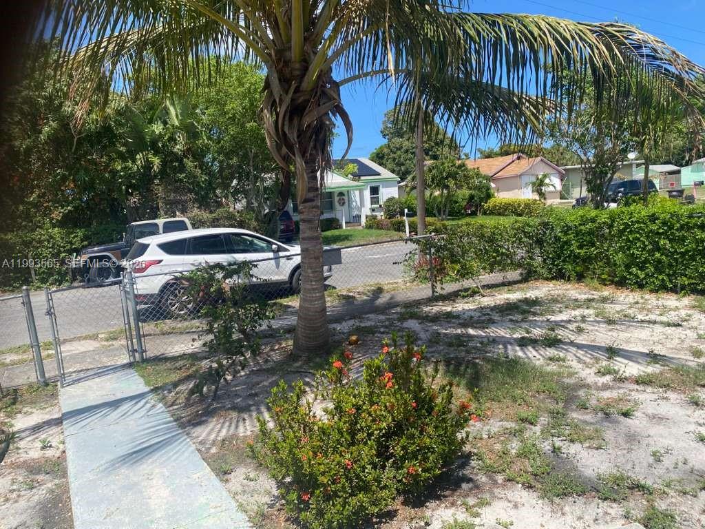 NORTH PALM BCH 4 - Residential