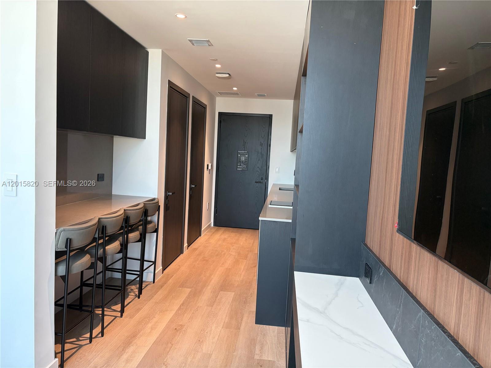 ELEVEN HOTEL AND RESIDENC - Residential