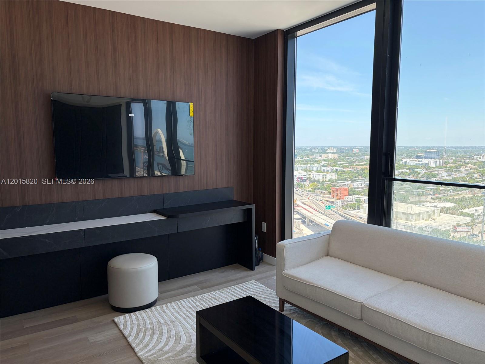 ELEVEN HOTEL AND RESIDENC - Residential