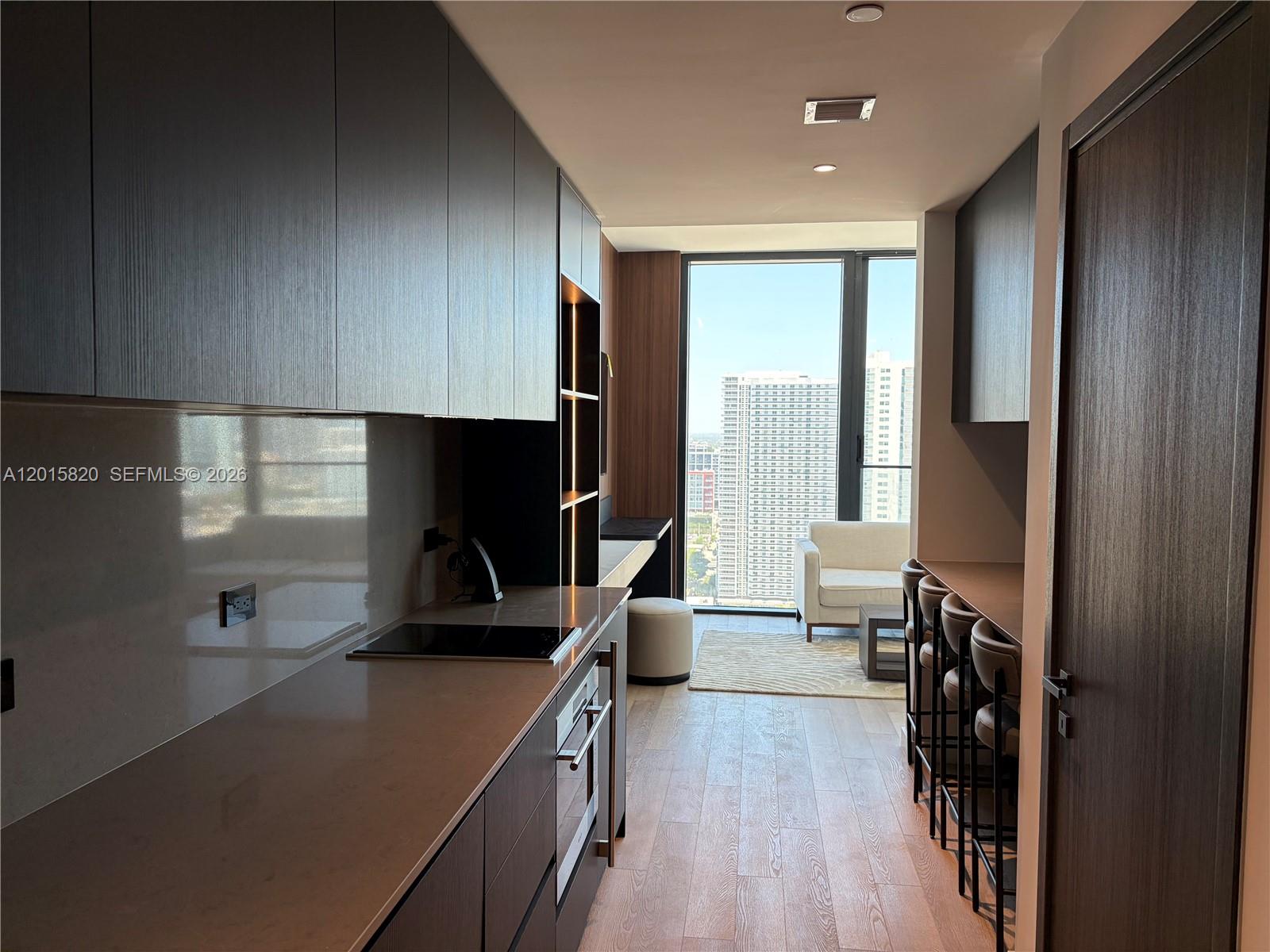 ELEVEN HOTEL AND RESIDENC - Residential