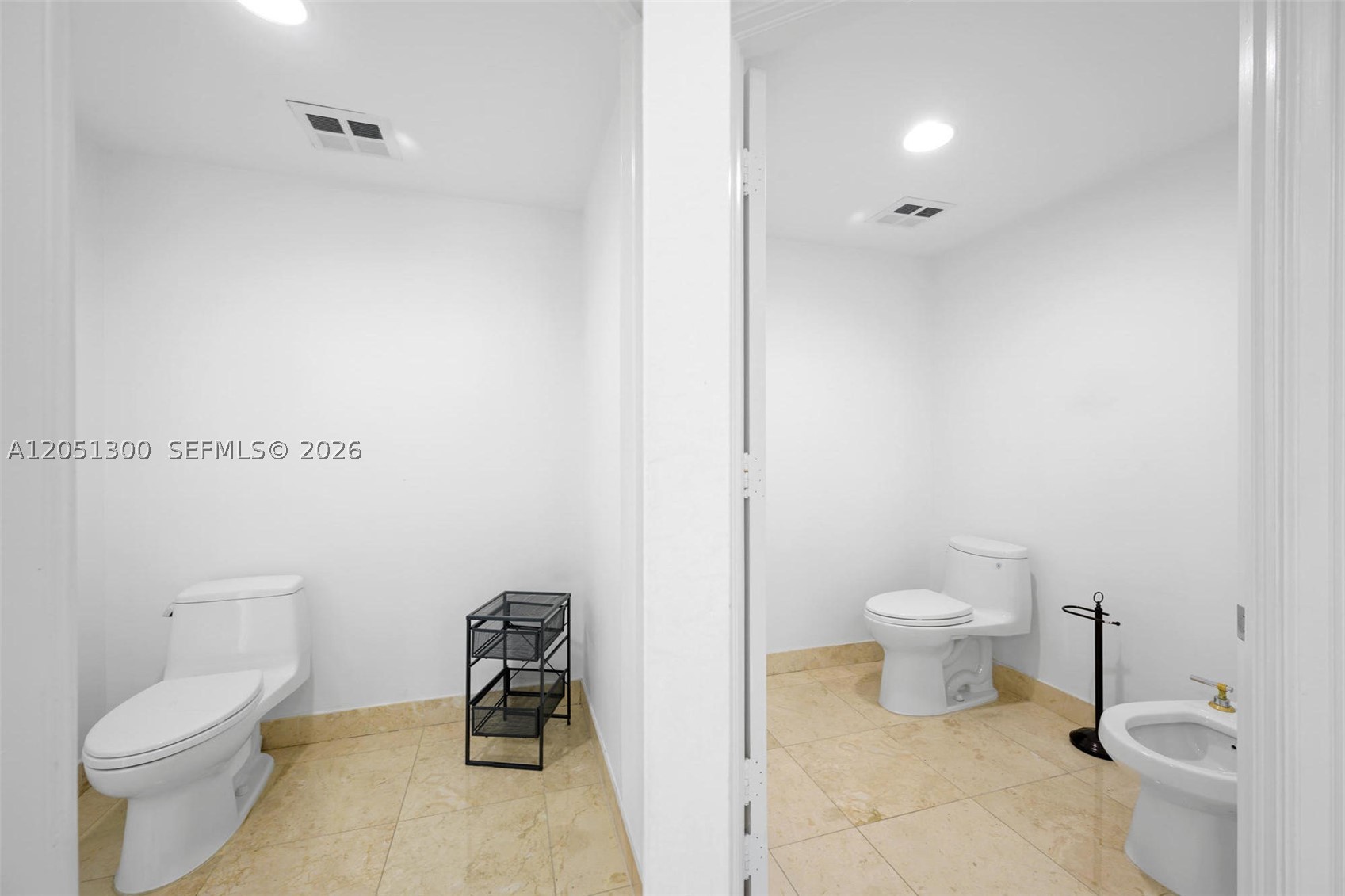 HAMPTONS SOUTH CONDO - Residential Lease
