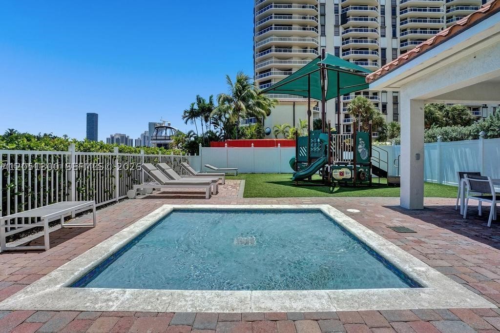 HAMPTONS SOUTH CONDO - Residential Lease