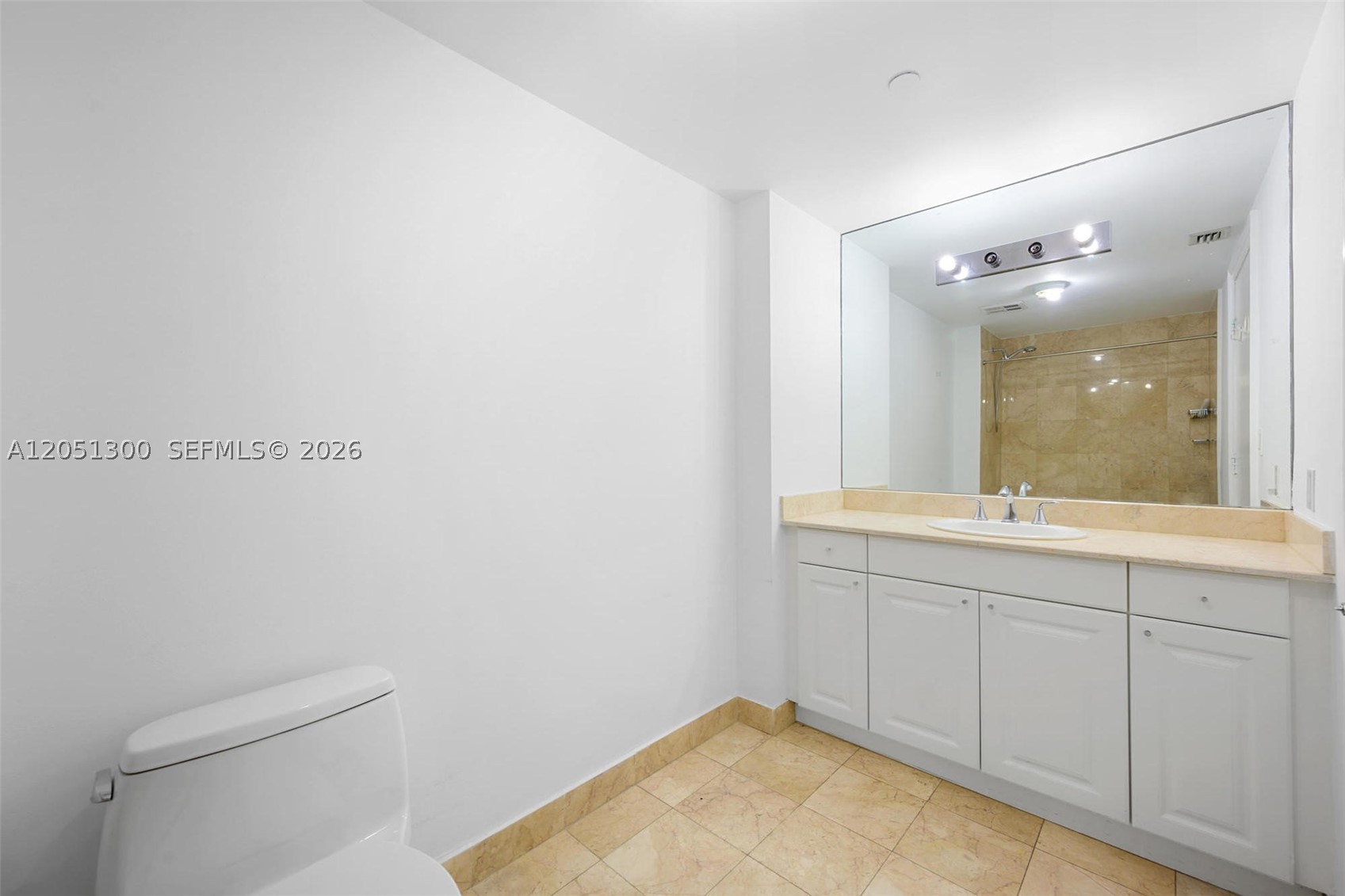 HAMPTONS SOUTH CONDO - Residential Lease