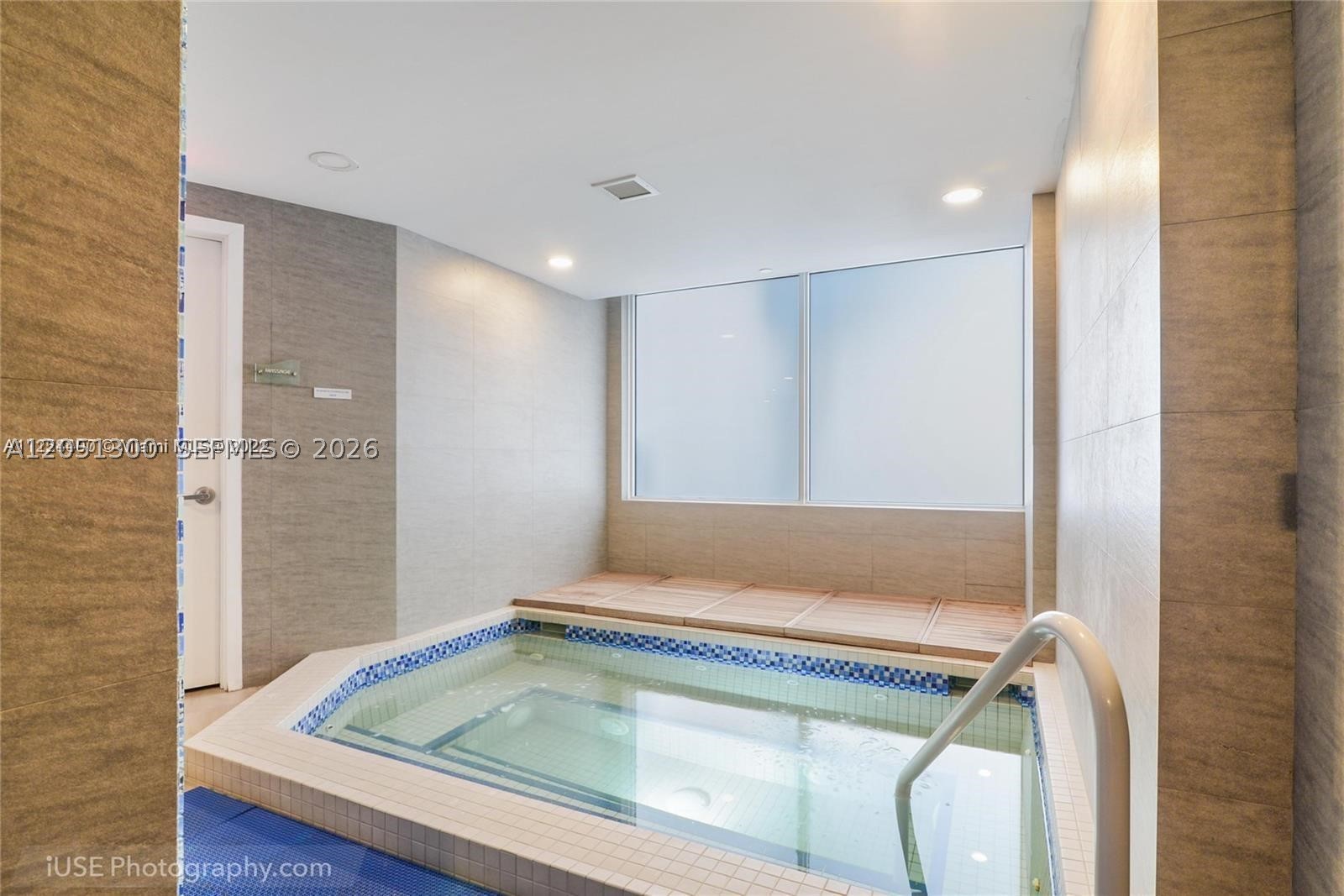 HAMPTONS SOUTH CONDO - Residential Lease