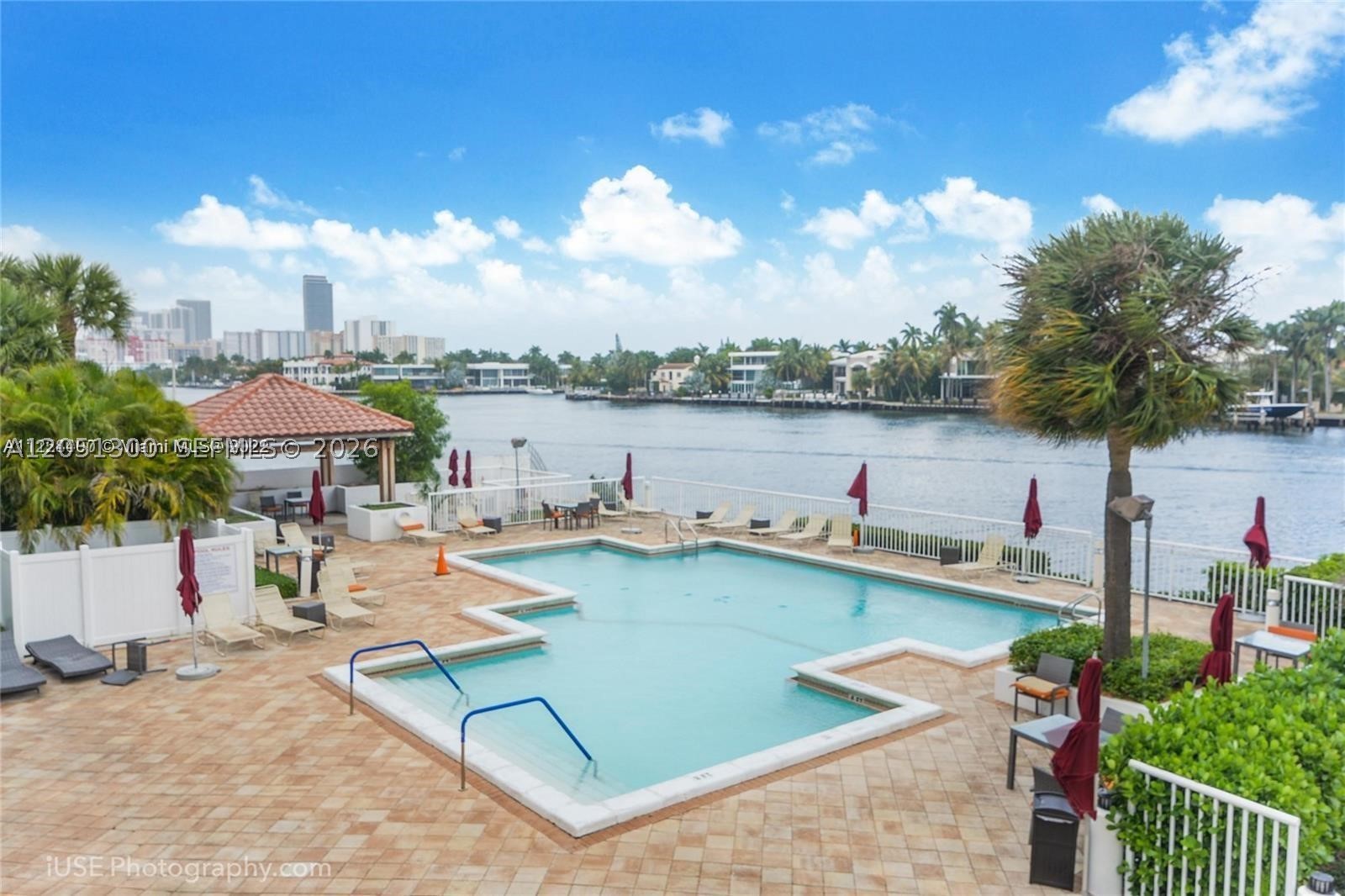 HAMPTONS SOUTH CONDO - Residential Lease