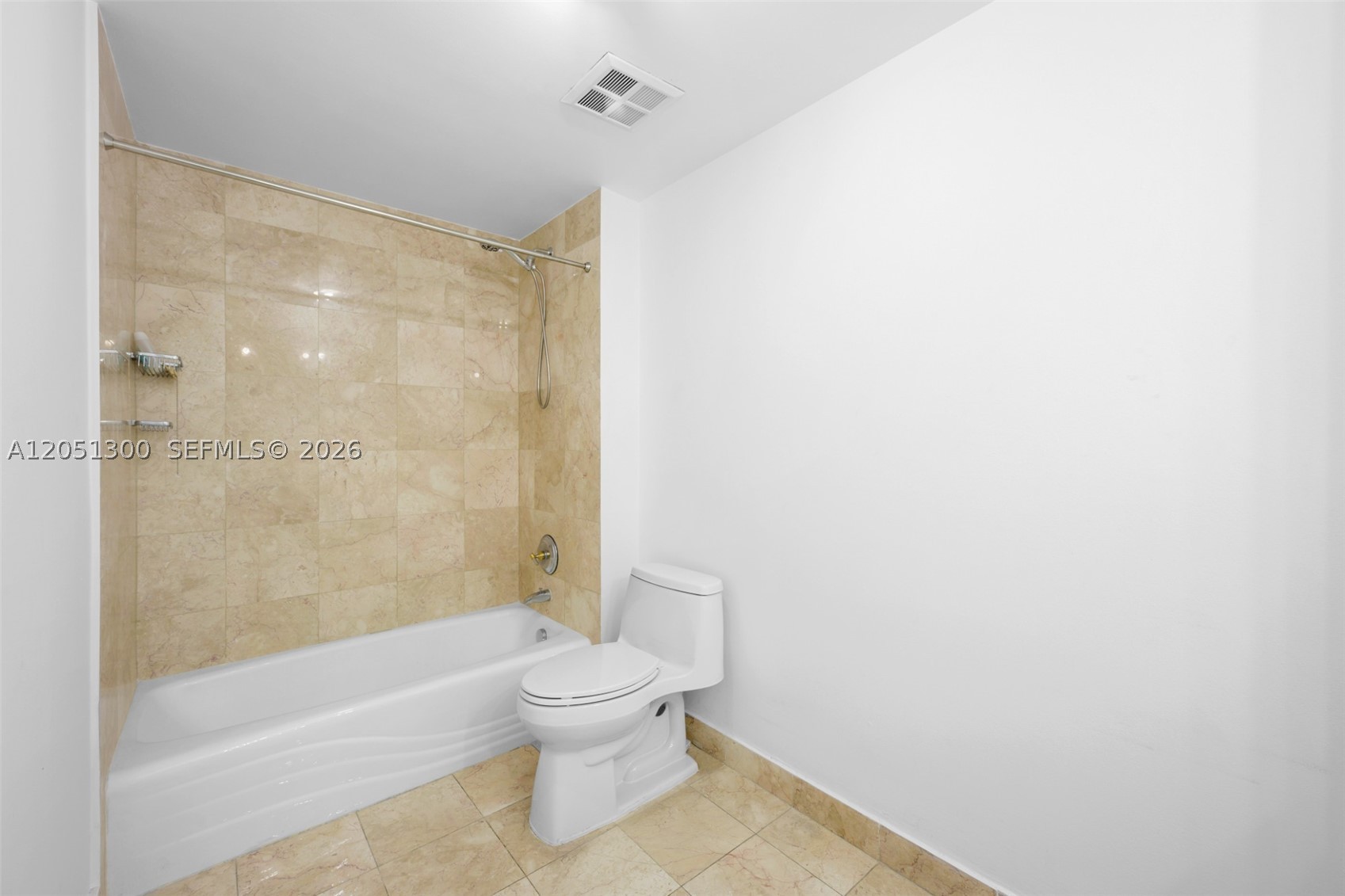 HAMPTONS SOUTH CONDO - Residential Lease
