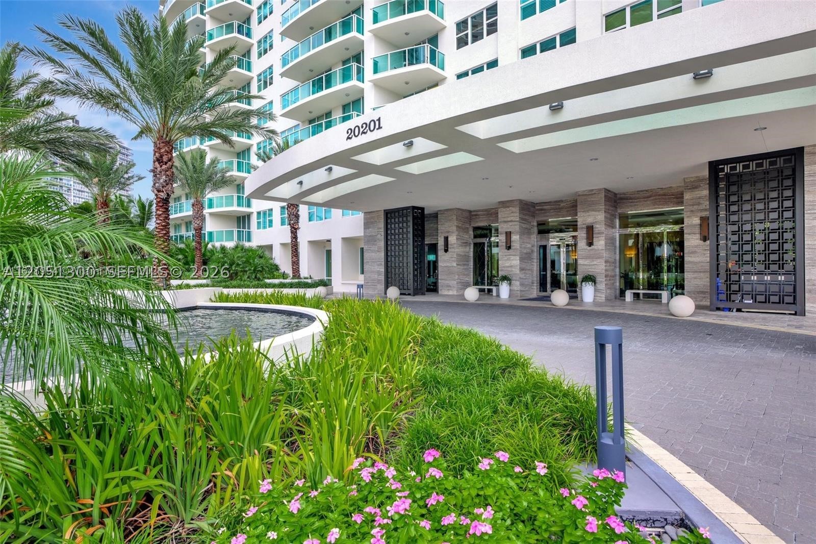 HAMPTONS SOUTH CONDO - Residential Lease