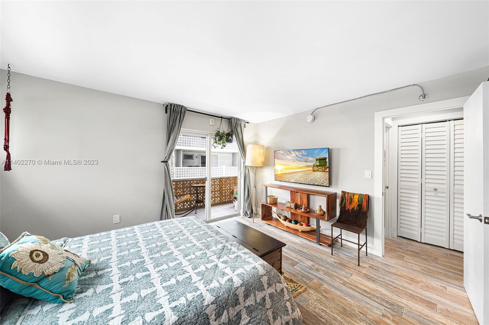 TWIN TOWERS CONDO - Residential Lease