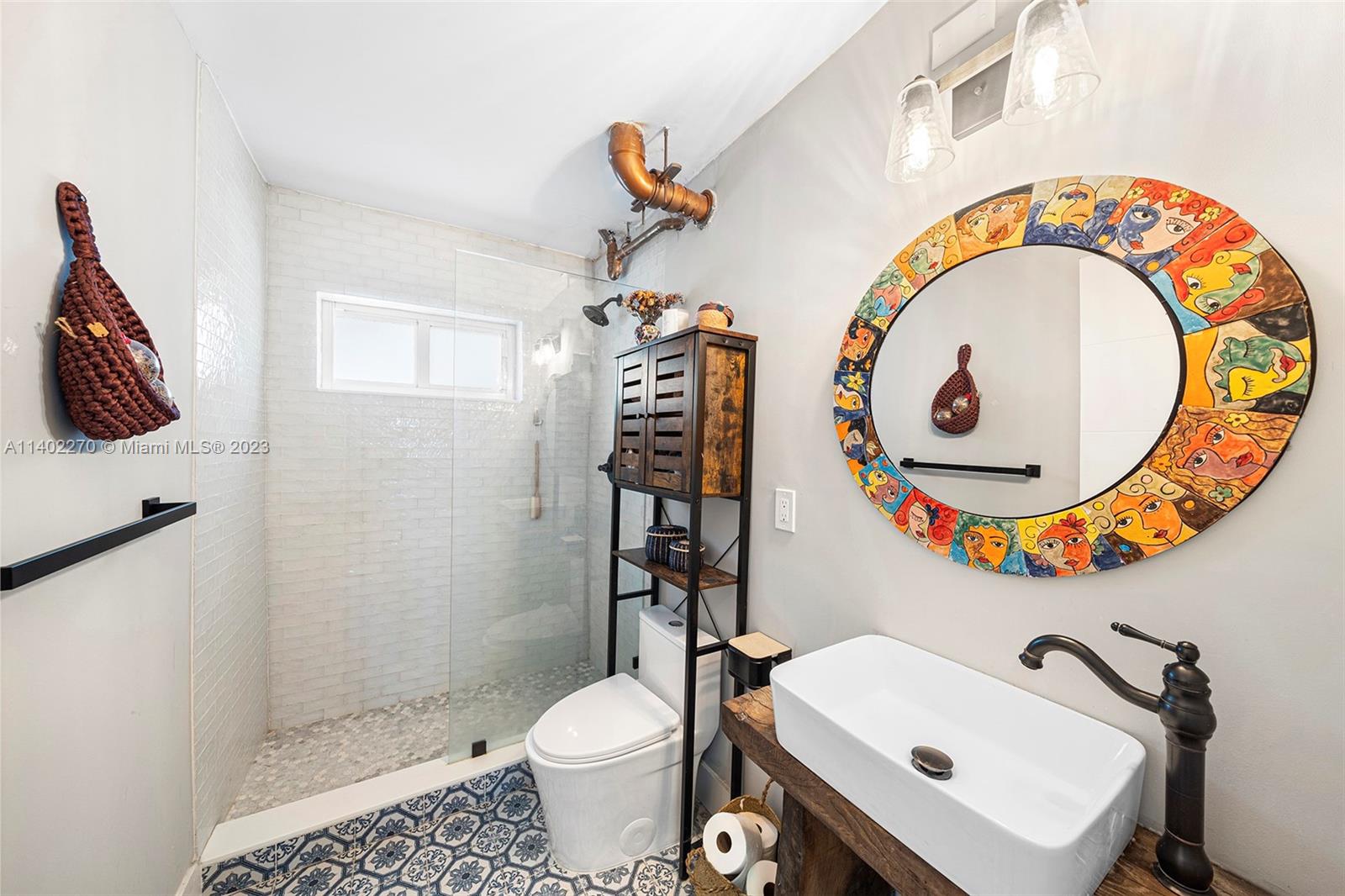 TWIN TOWERS CONDO - Residential Lease