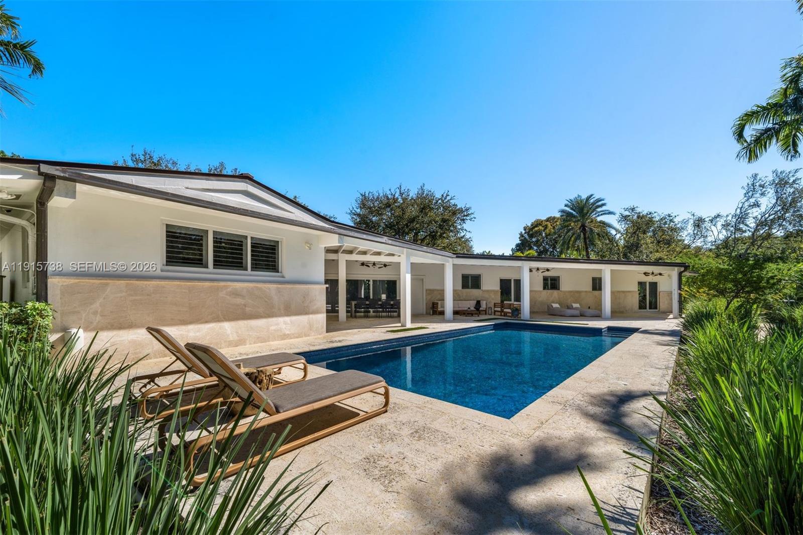 TOWN & RANCH ESTS - Residential