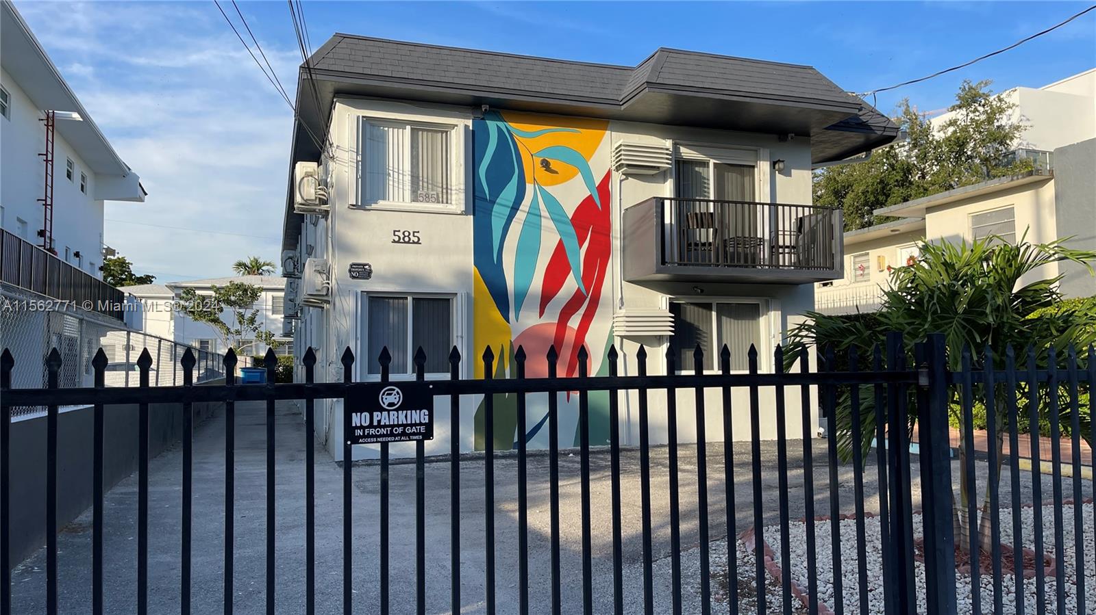 A great opportunity to live at the entrance of Brickell, walking distance to calle 8 and Brickel. Easy access to the I95 and cross bridge to  Miami Beach, 5 minute ride to Downtown, Wyndwood, Coconut Grove & Coral Gables. Small building, 2 bed 1 bath apartment with balcony on 2nd floor, no elevator, NO pets, Onsite Coin Laundry. Fast approval no association.