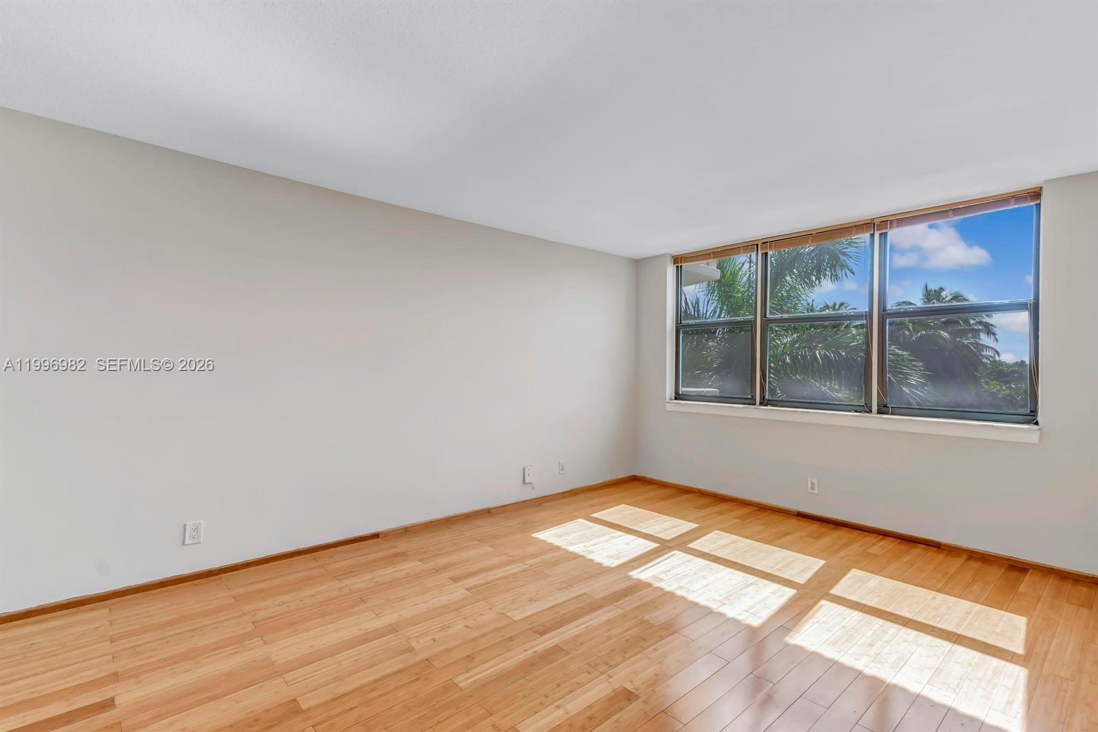 GOLDEN VIEW CONDO - Residential