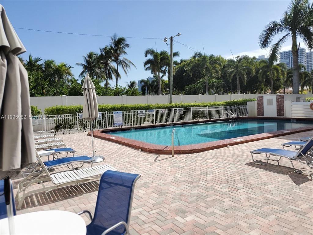 GOLDEN VIEW CONDO - Residential