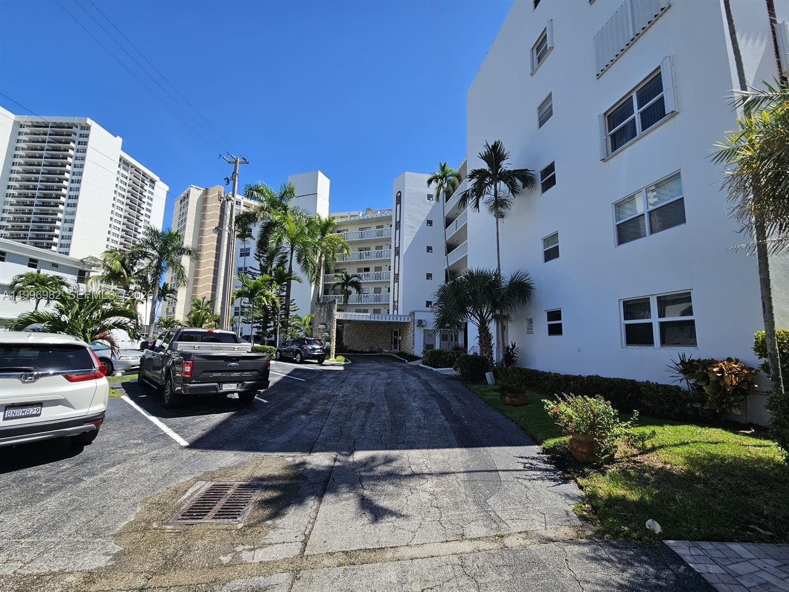 GOLDEN VIEW CONDO - Residential