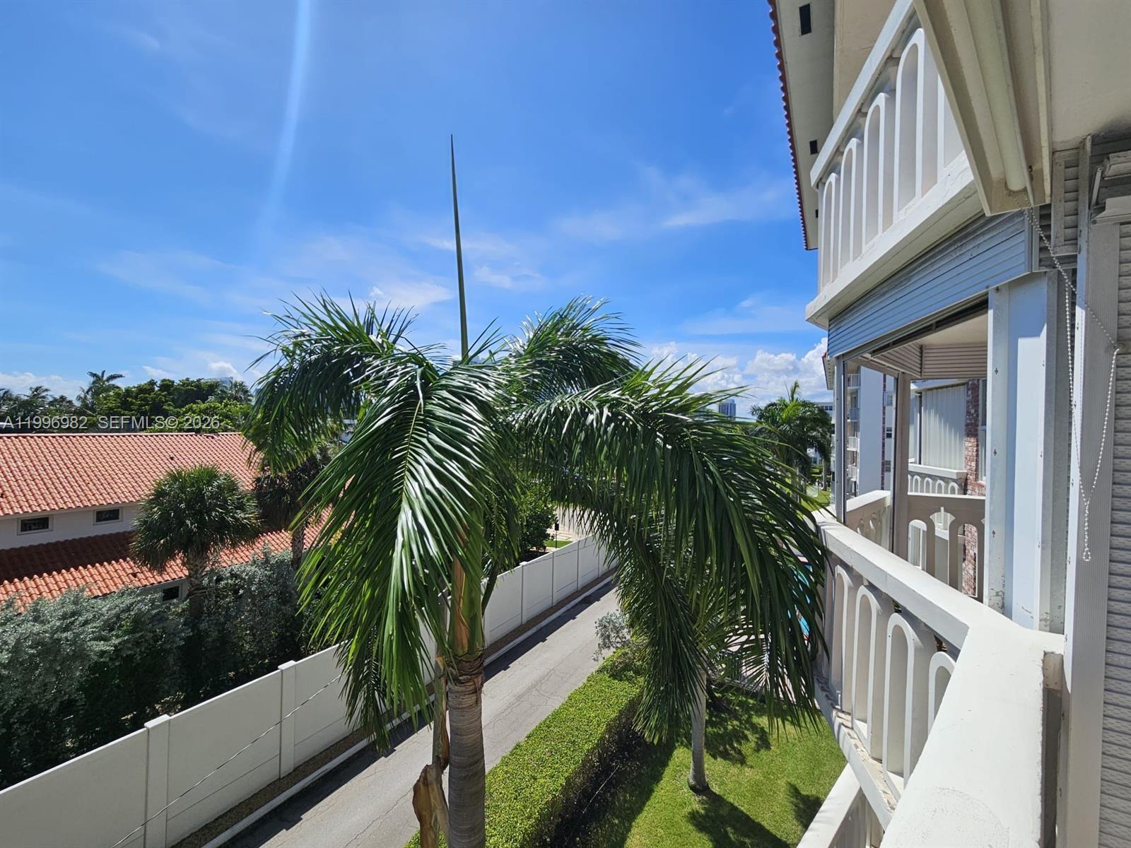 GOLDEN VIEW CONDO - Residential