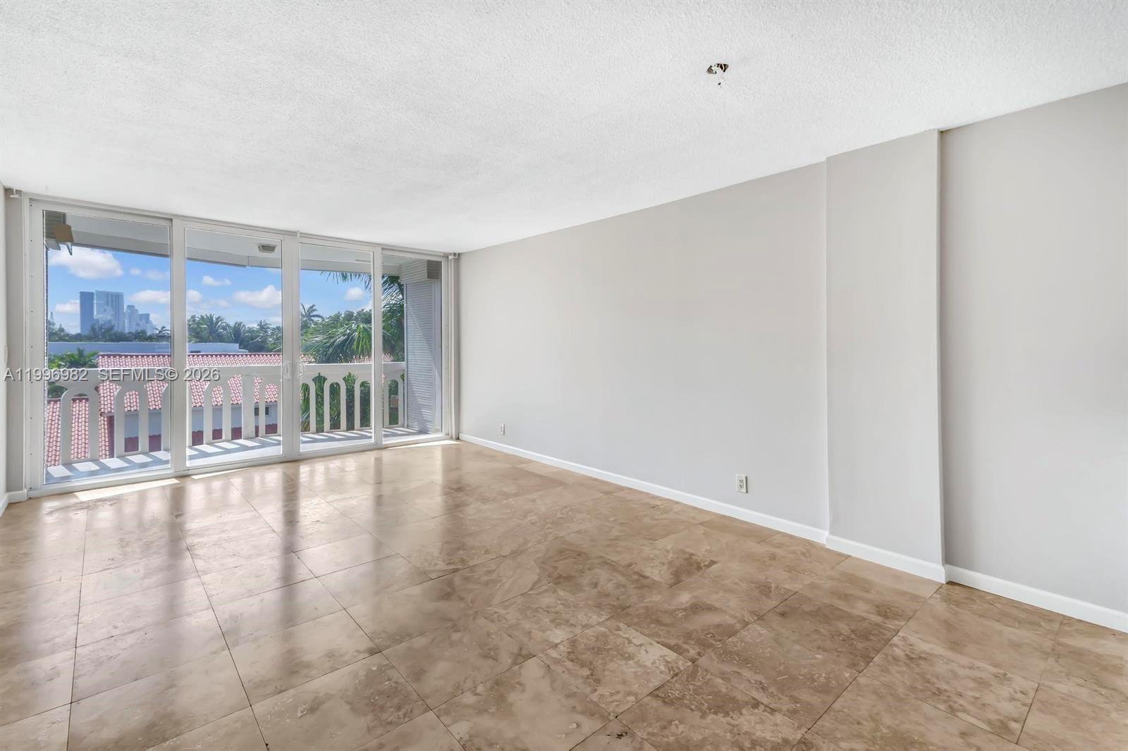 GOLDEN VIEW CONDO - Residential
