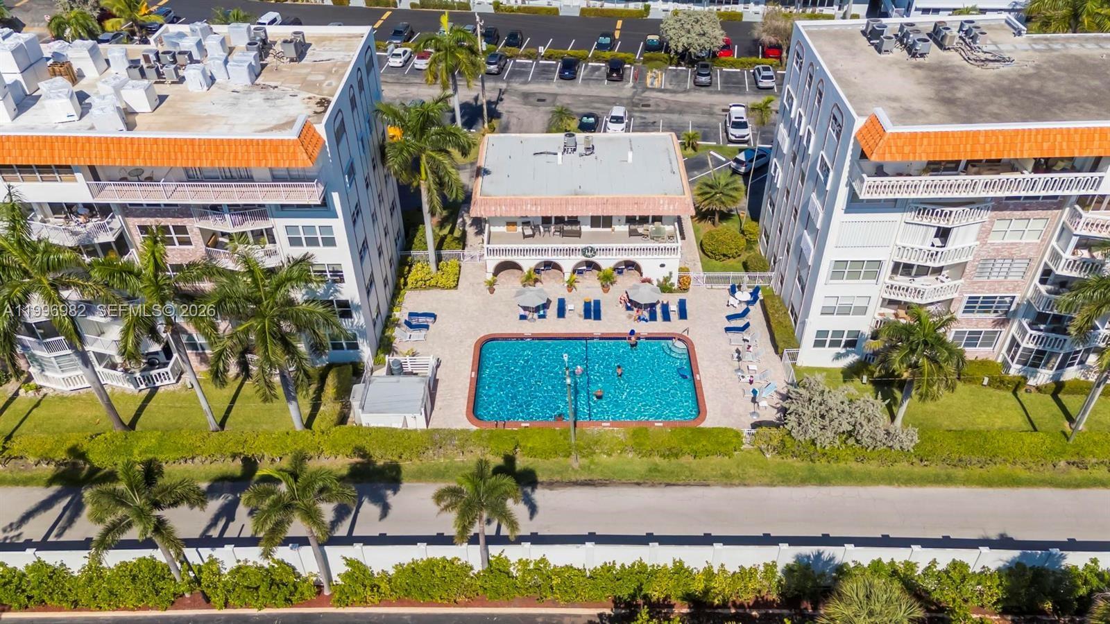 GOLDEN VIEW CONDO - Residential