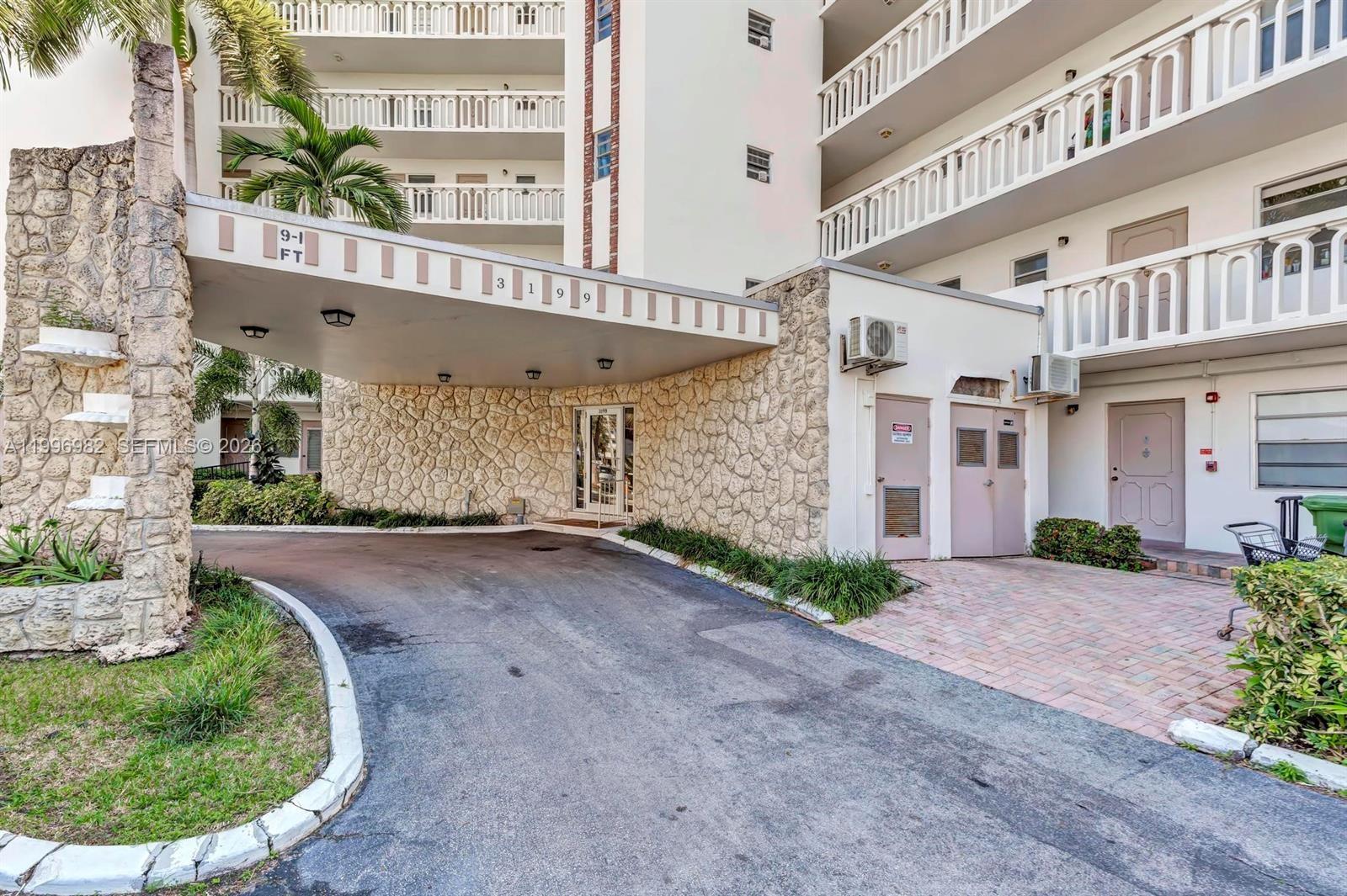 GOLDEN VIEW CONDO - Residential